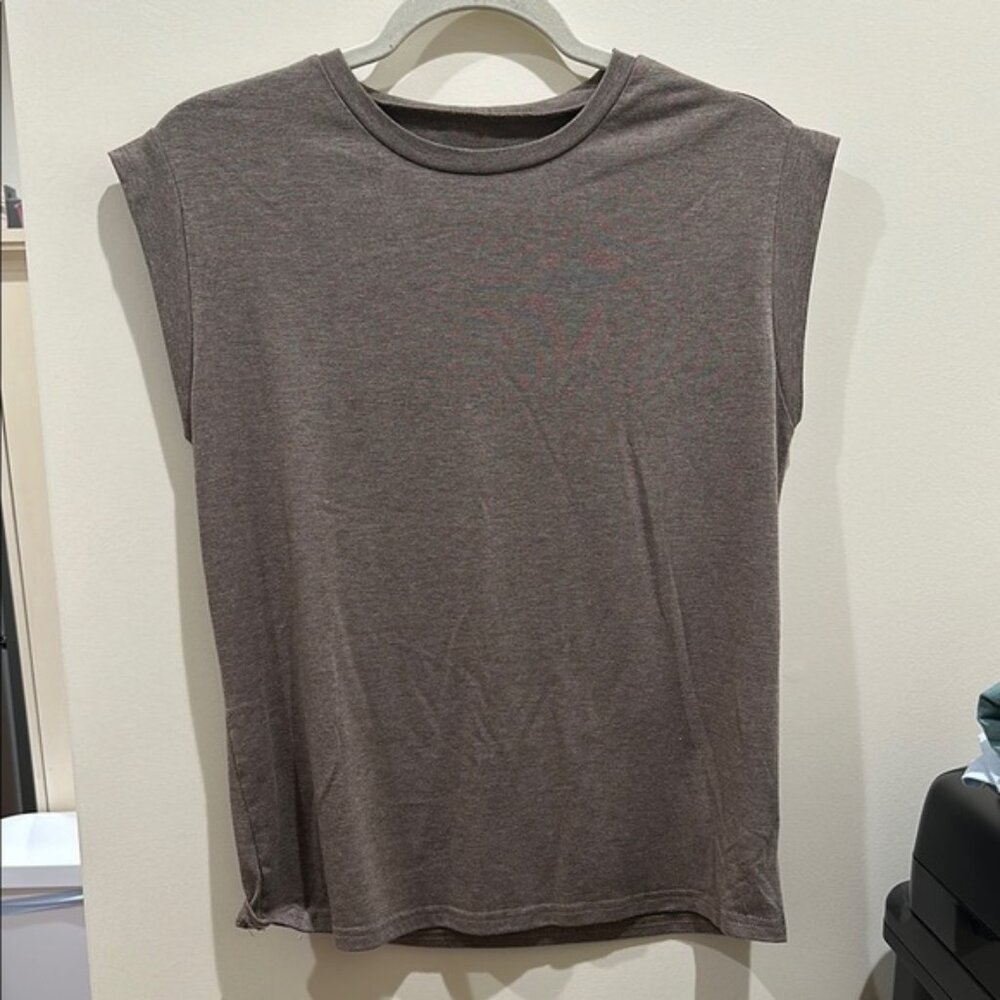 SHEIN Brown Sleeveless Muscle Tee with Crew Neck and Boxy Relaxed Fit